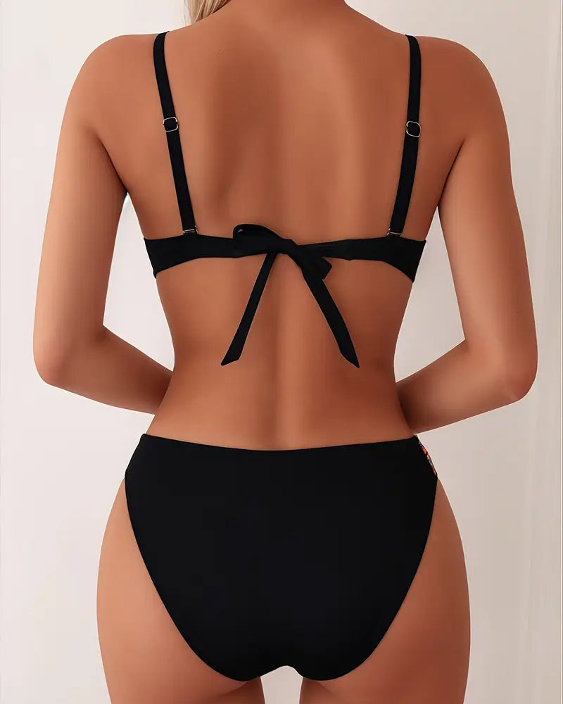 Inese - Bikiny s Pletenými Detailmi